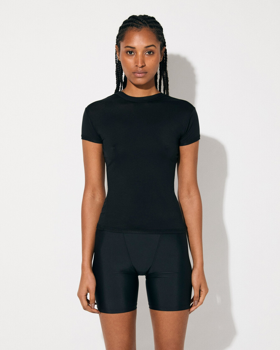 t-shirt leggera da donna in nero acquista ora — cdlp