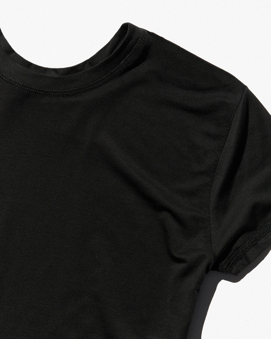 t-shirt leggera da donna in nero acquista ora — cdlp