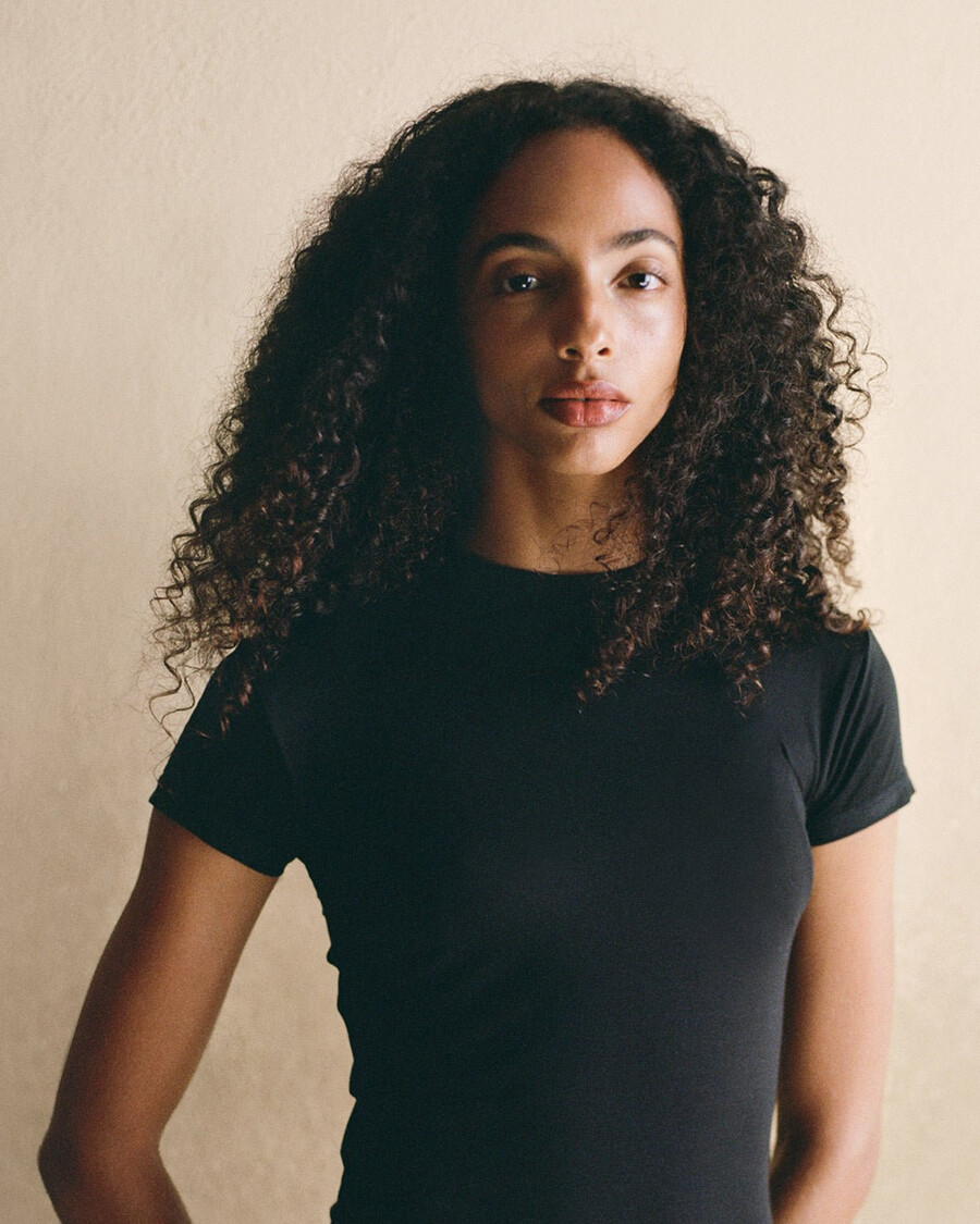 t-shirt leggera da donna in nero acquista ora — cdlp